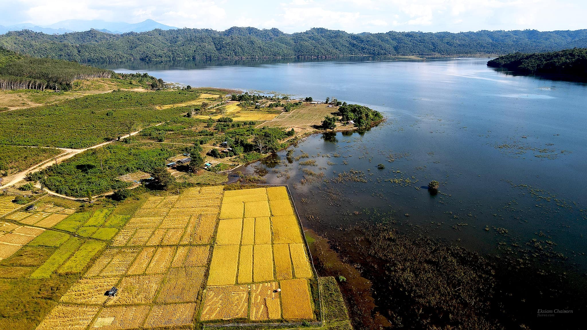 Ban Noi, Nam Biklee · Eksiam Chaisorn